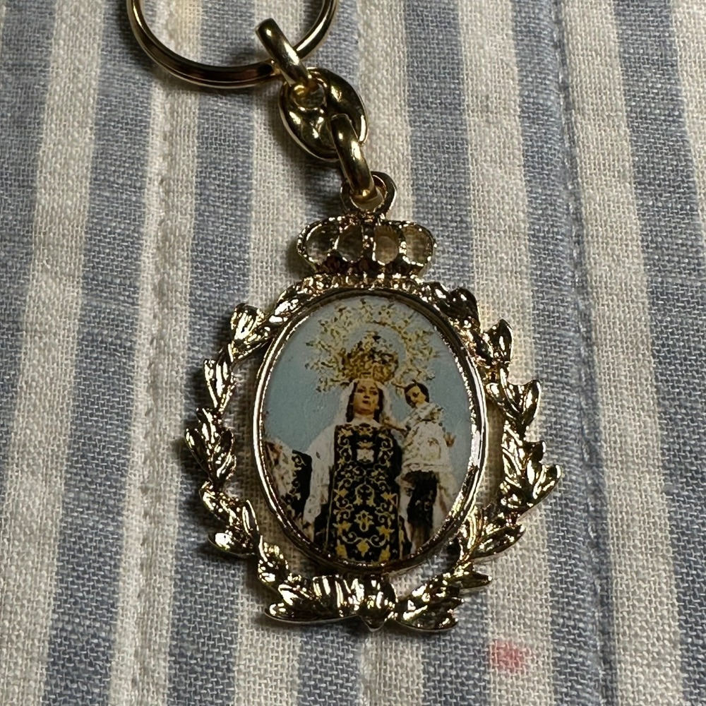 Vintage Our Lady‎ of Mount Carmel Lorca Spain Religious Keychain Gold Tone Medal